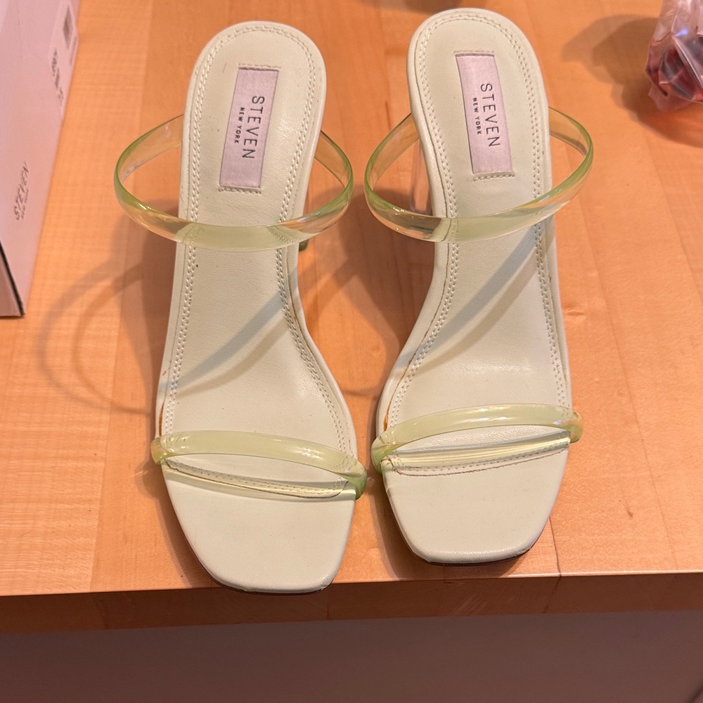Steve Madden mint green heels
